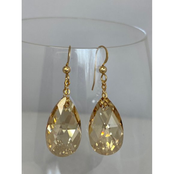 Rhema Jewels Swarovski Crystal Earring - Picture 3 of 16